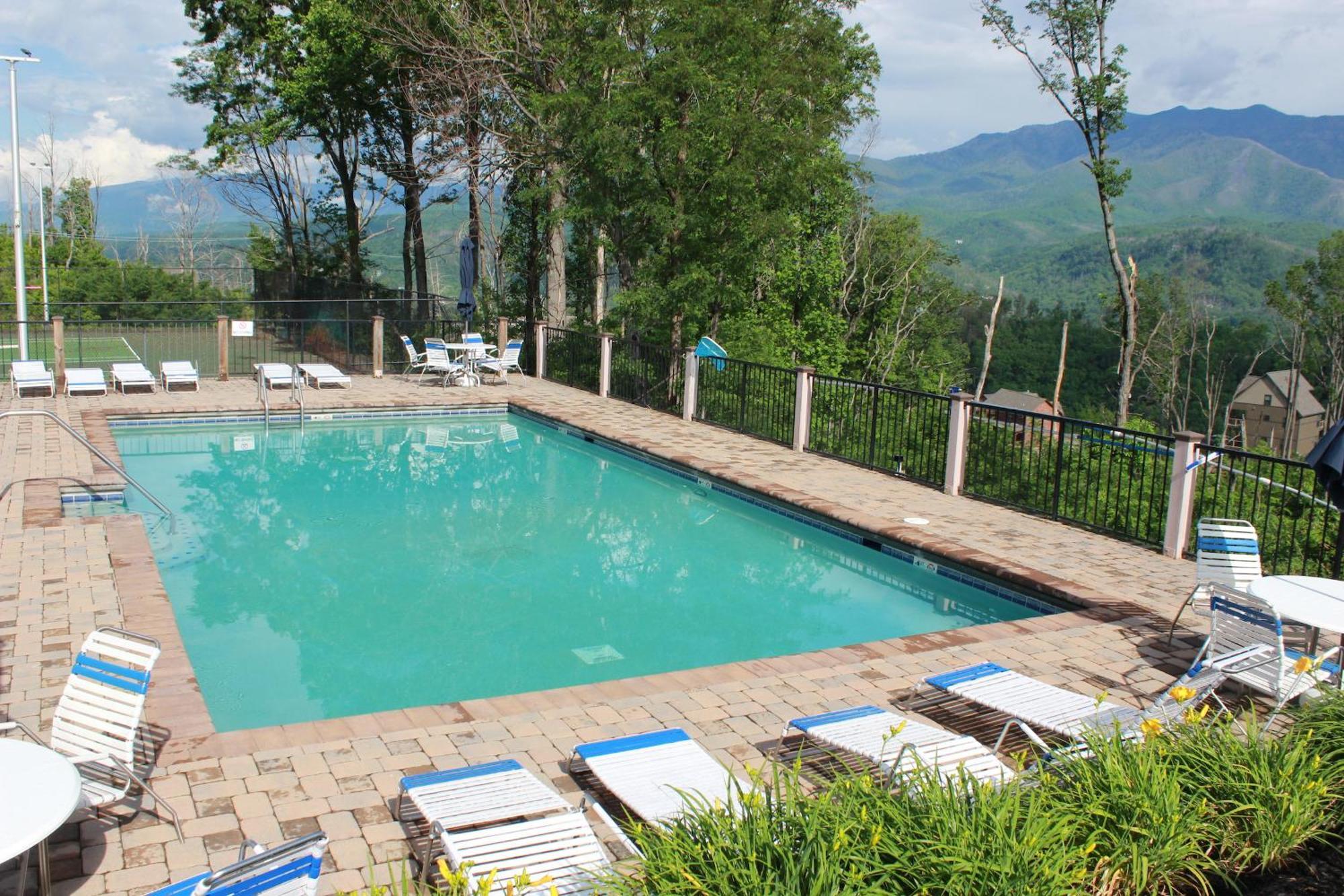 Heavenly View - Bear Themed Cabin, Hottub, Dog-Friendly, Near 개틀린버그 외부 사진