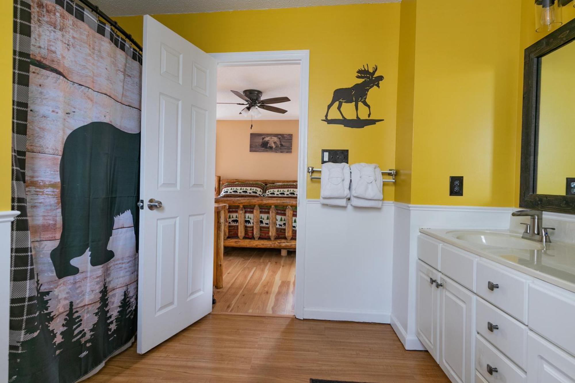 Heavenly View - Bear Themed Cabin, Hottub, Dog-Friendly, Near 개틀린버그 외부 사진