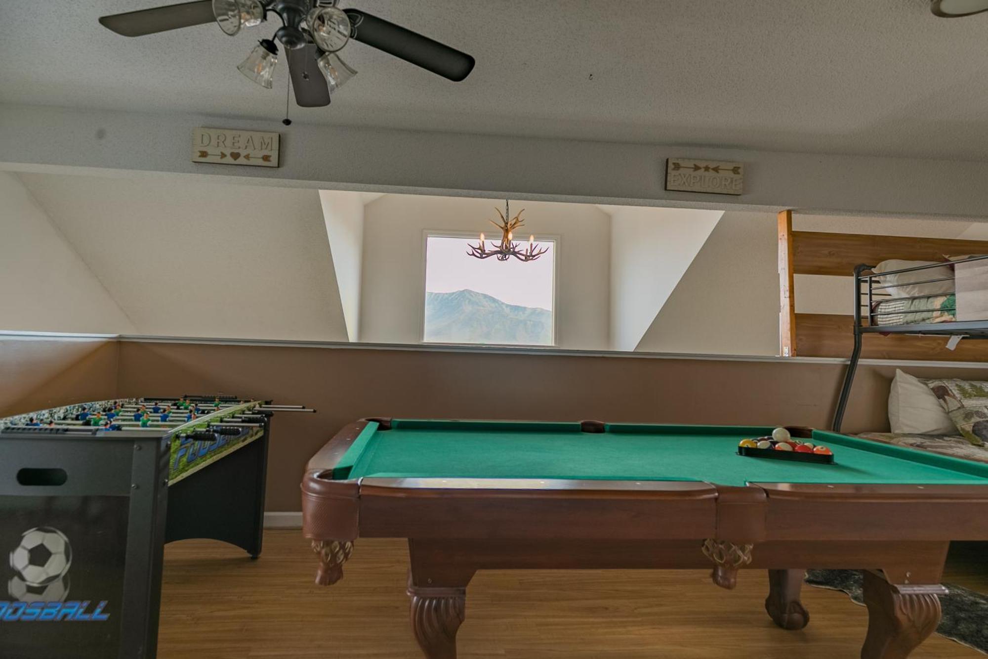 Heavenly View - Bear Themed Cabin, Hottub, Dog-Friendly, Near 개틀린버그 외부 사진