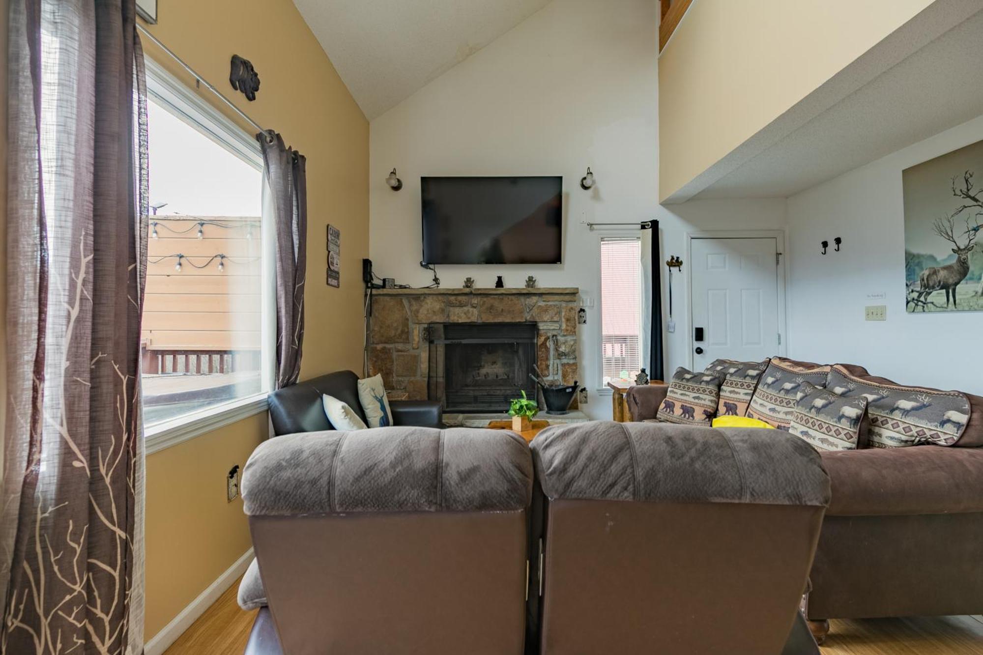Heavenly View - Bear Themed Cabin, Hottub, Dog-Friendly, Near 개틀린버그 외부 사진