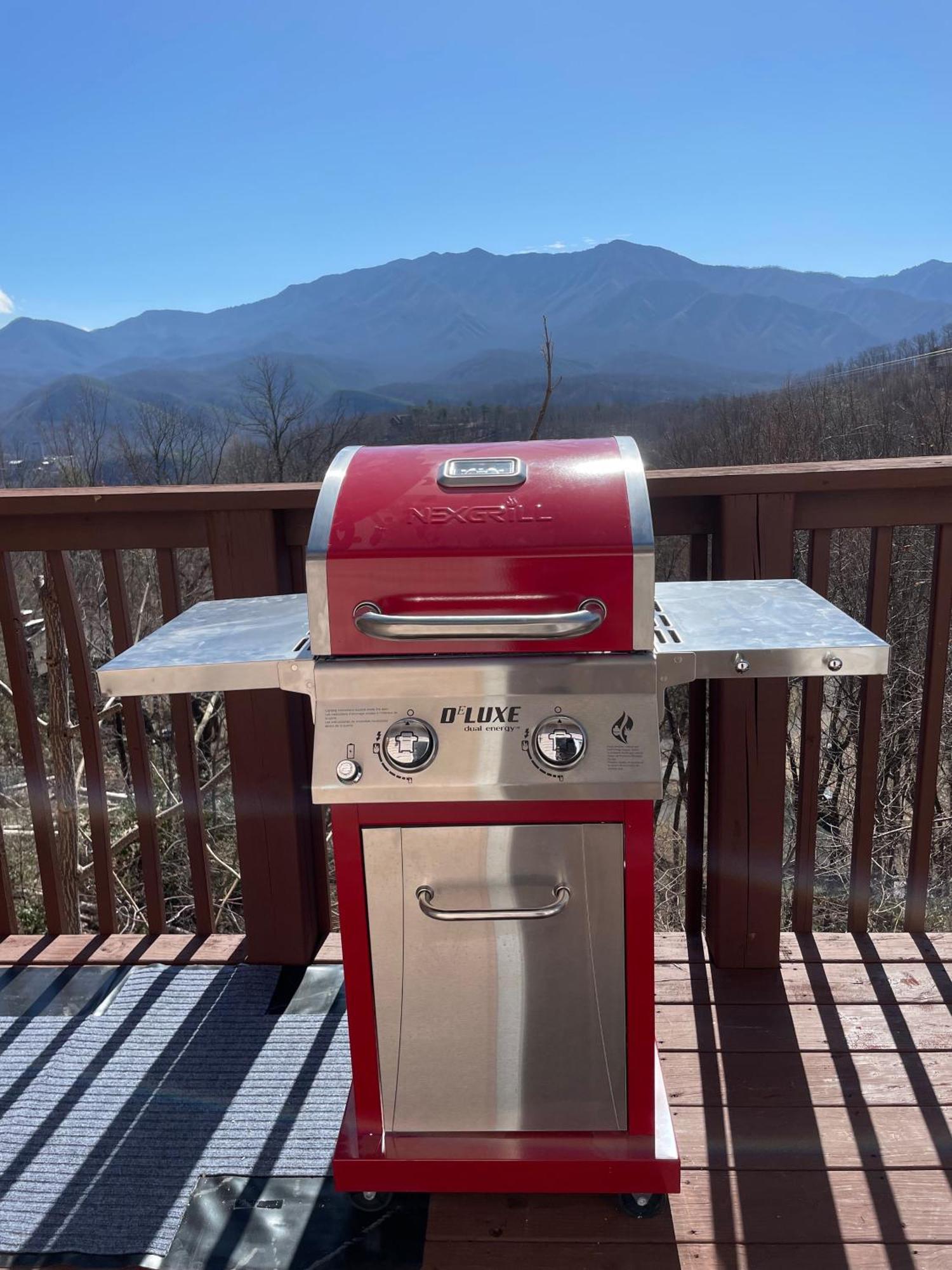 Heavenly View - Bear Themed Cabin, Hottub, Dog-Friendly, Near 개틀린버그 외부 사진